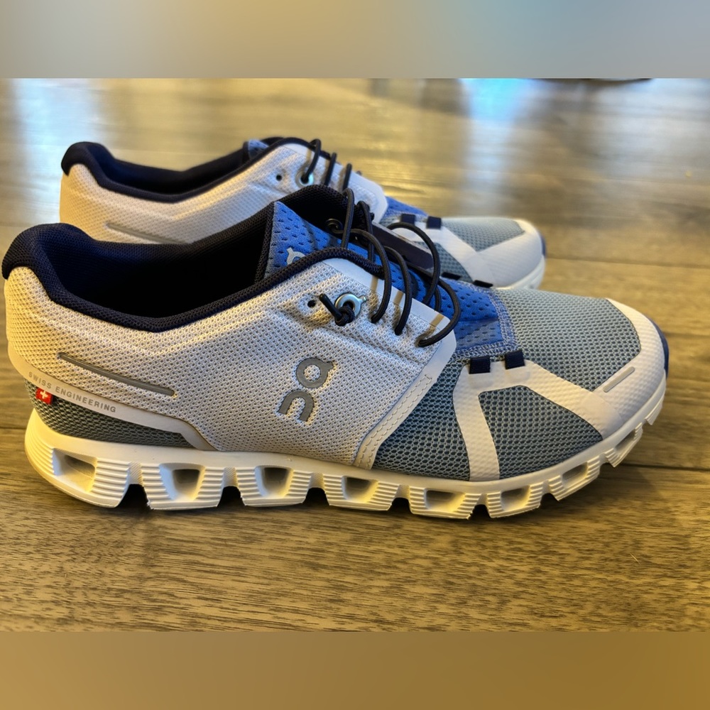 On Cloud 5 Plus Lavender women’s size 9